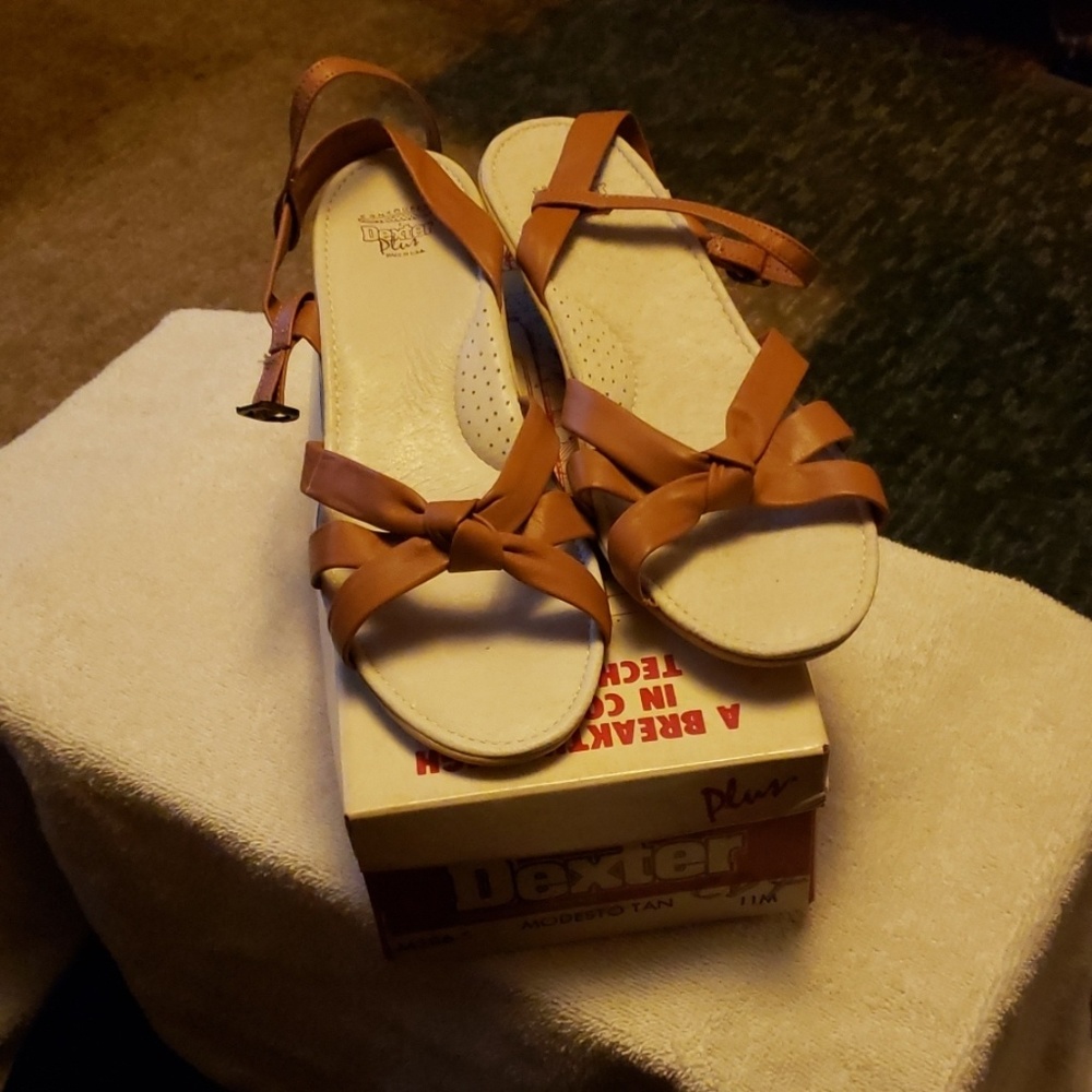 Dexter plus sandal